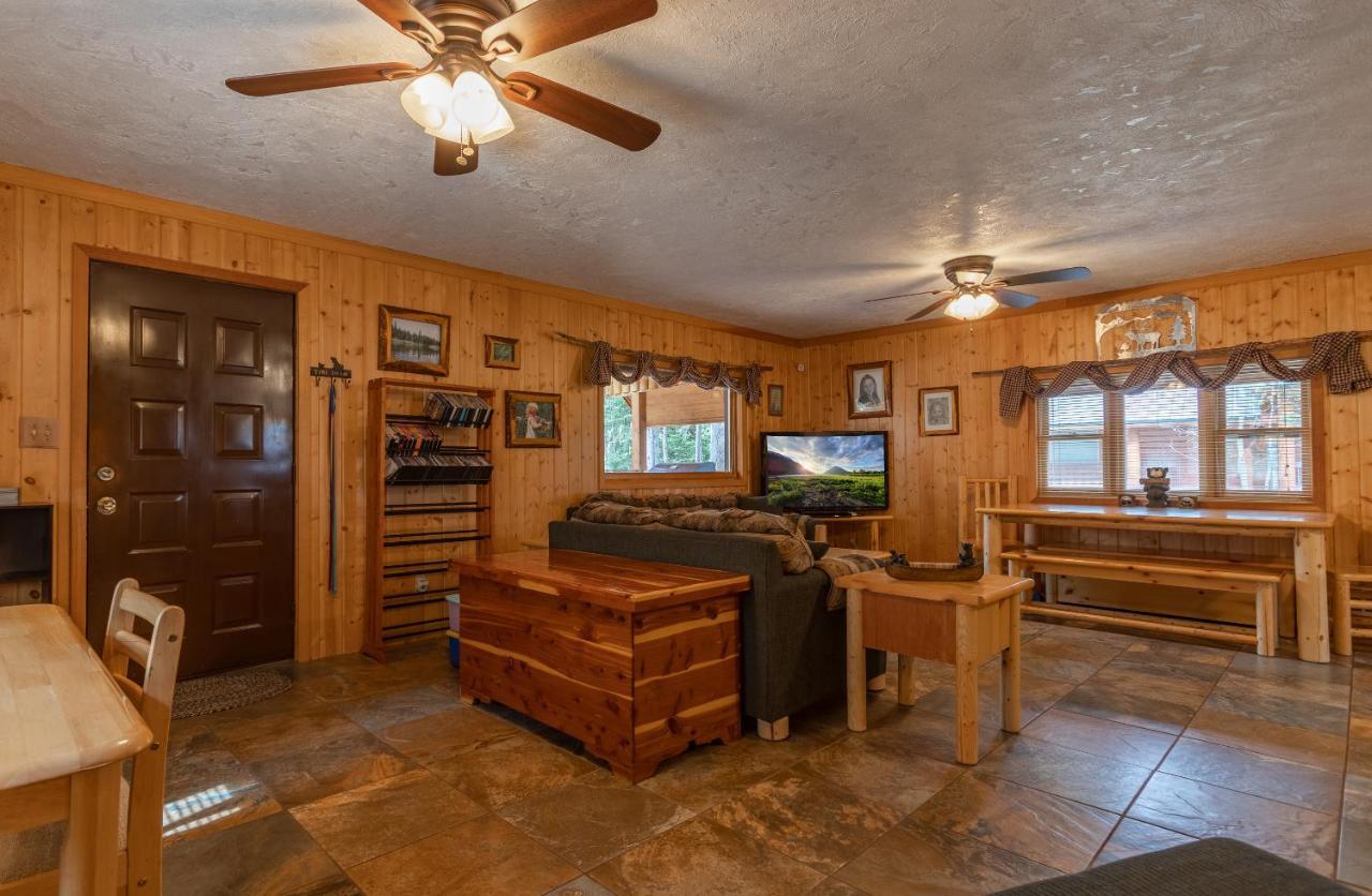 Remington Reload By Kabino Hot Tub Firepit Roku Big Yard Driveway Grill Wifi Trails Island Park Eksteriør billede