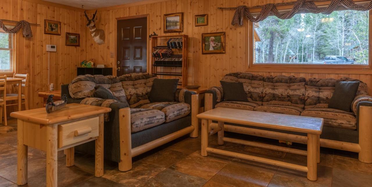 Remington Reload By Kabino Hot Tub Firepit Roku Big Yard Driveway Grill Wifi Trails Island Park Eksteriør billede